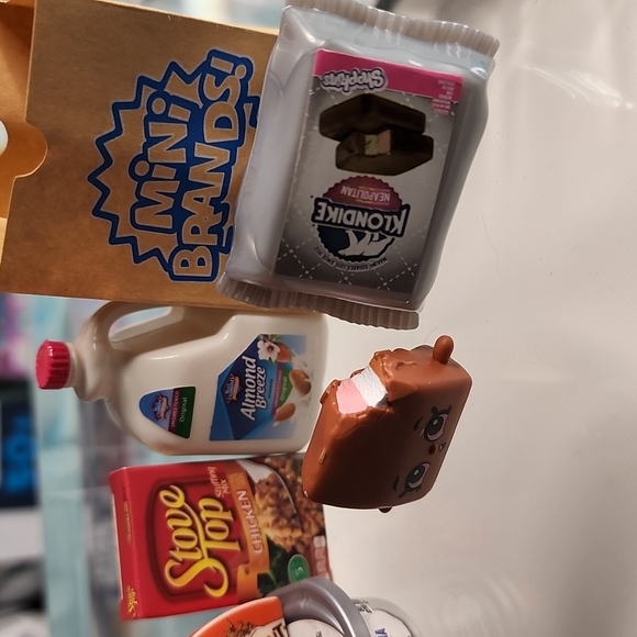 Mini brands 7 pieces set #8 - Picture 3 of 4